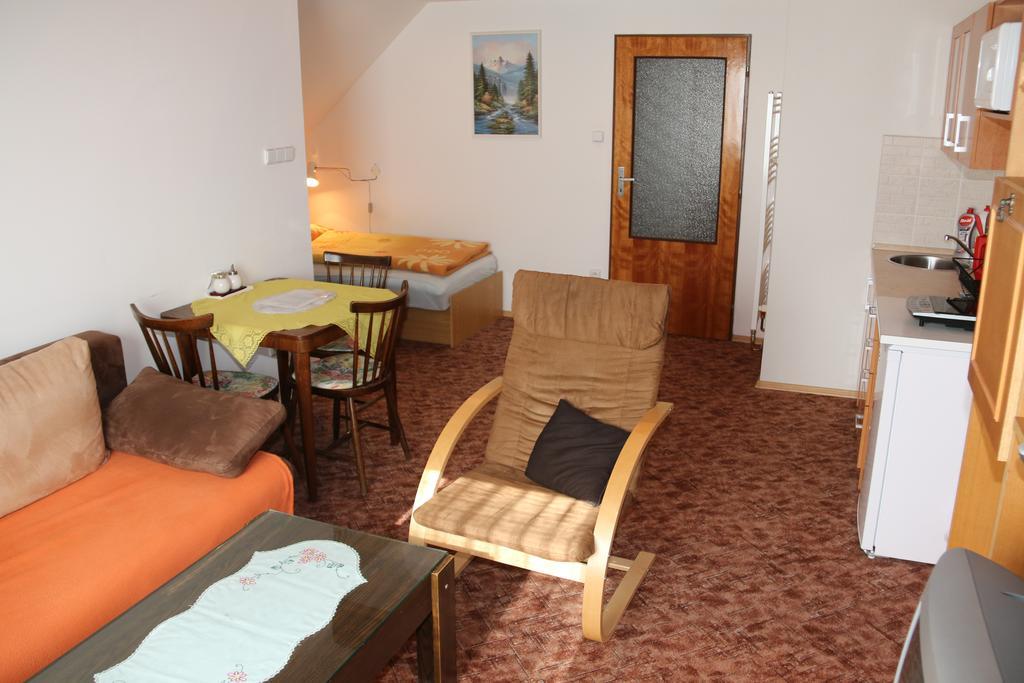 Apartment Pribram Room photo