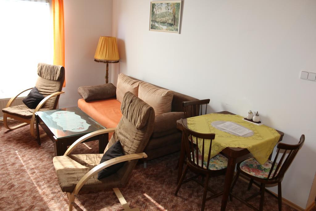 Apartment Pribram Room photo